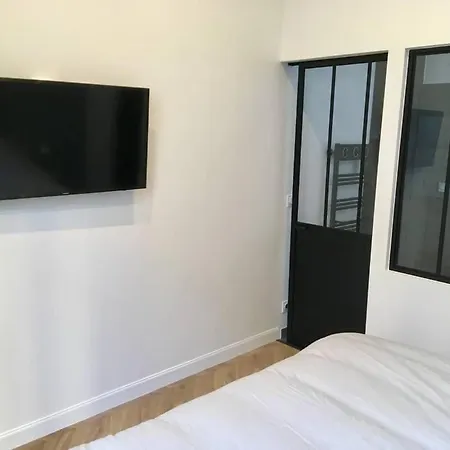 Renovated Spacious Parisian Near La Madeleine Apartment Paris