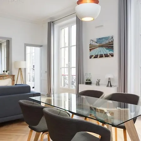 Renovated Spacious Parisian Near La Madeleine Apartment