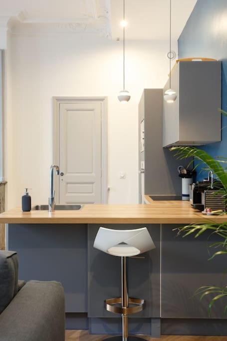 Renovated Spacious Parisian Near La Madeleine * Parigi