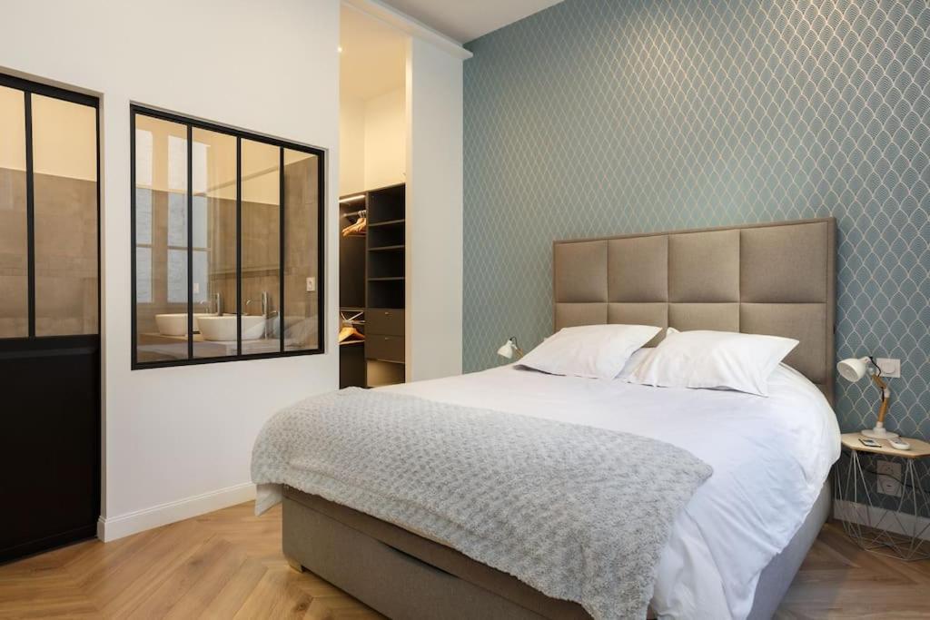 Appartamento Renovated Spacious Parisian Near La Madeleine *