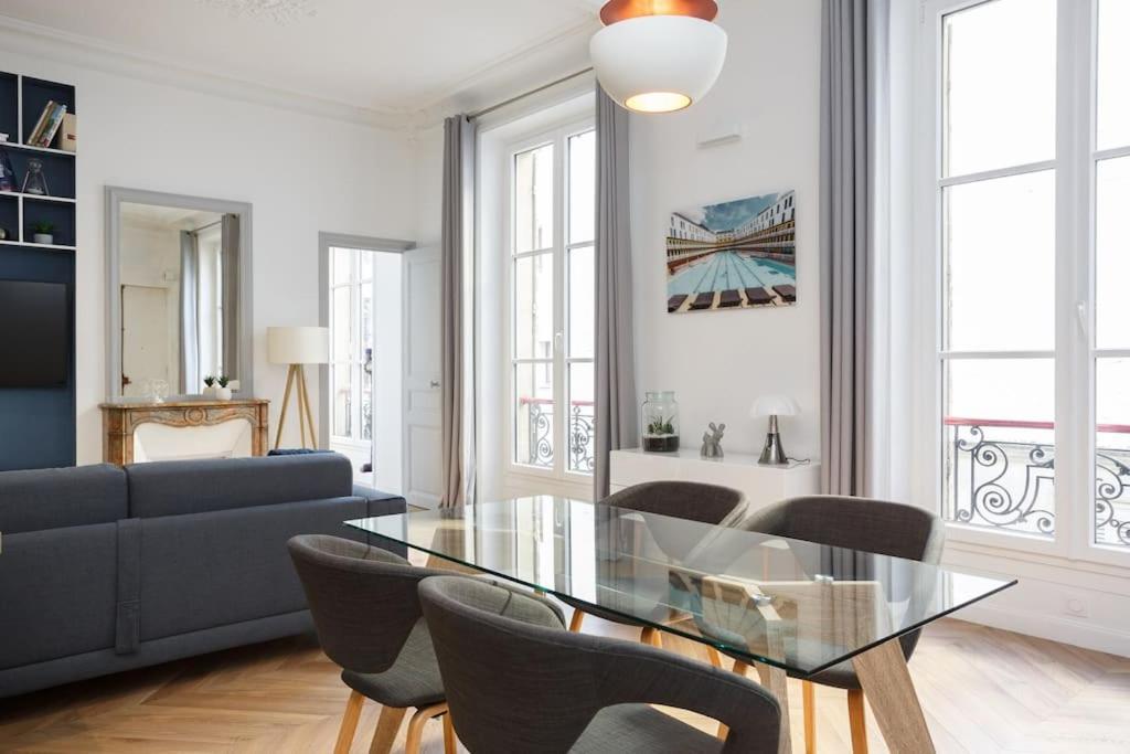 Renovated Spacious Parisian Near La Madeleine Appartamento